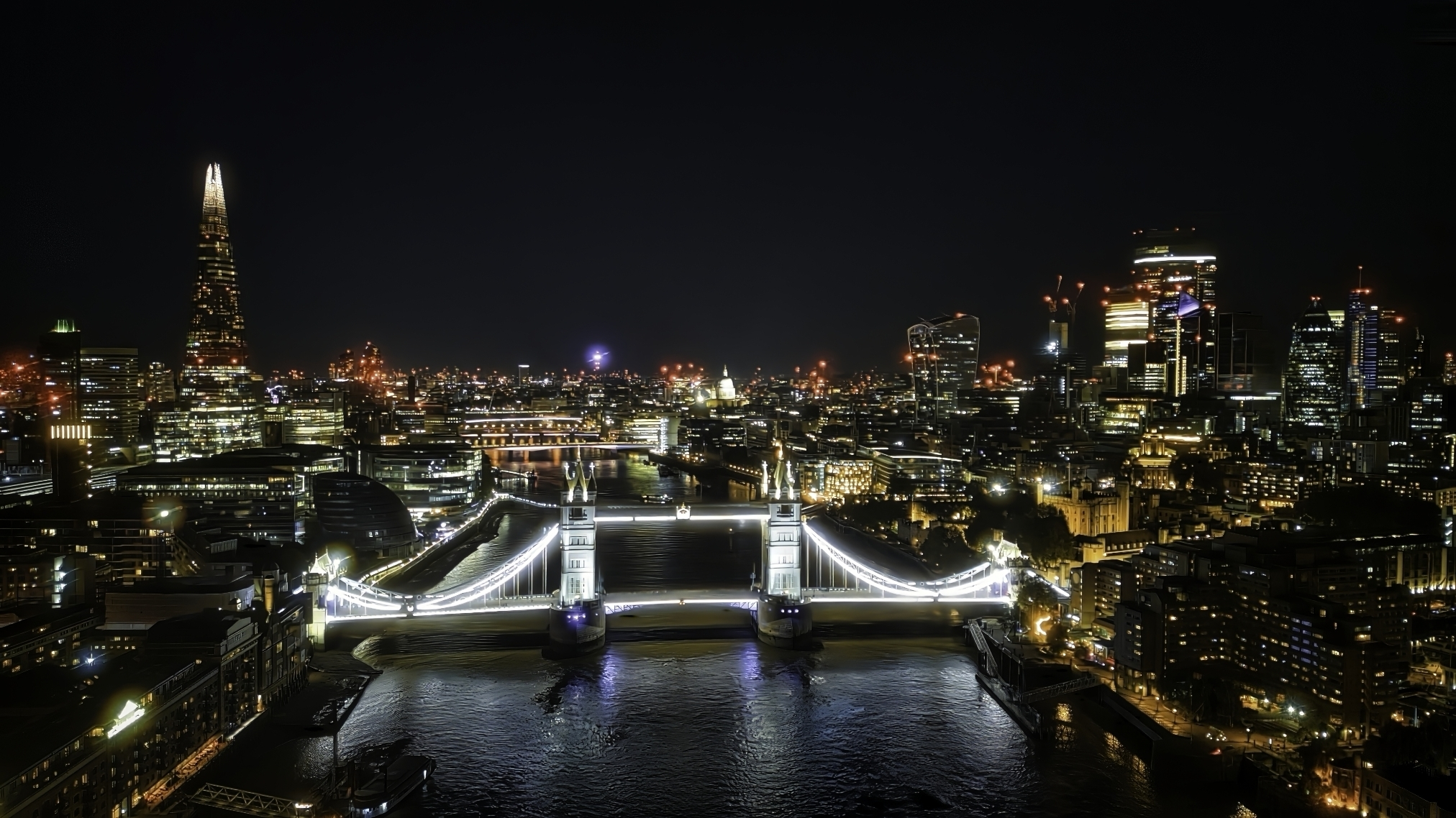 Vecteezy Scenic Aerial View Of The Tower Bridge And City At Night In 39640071 2 Xlarge